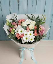 Букет цветов из:  Розы, Лизиантусы и Хризантемы в Верхнеуральске