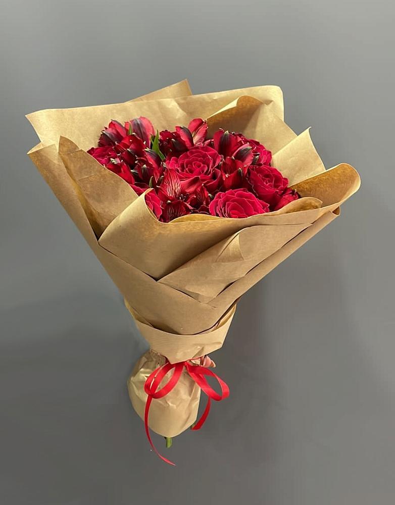 Букет цветов из: Альстромерии и Розы в Верхнеуральске