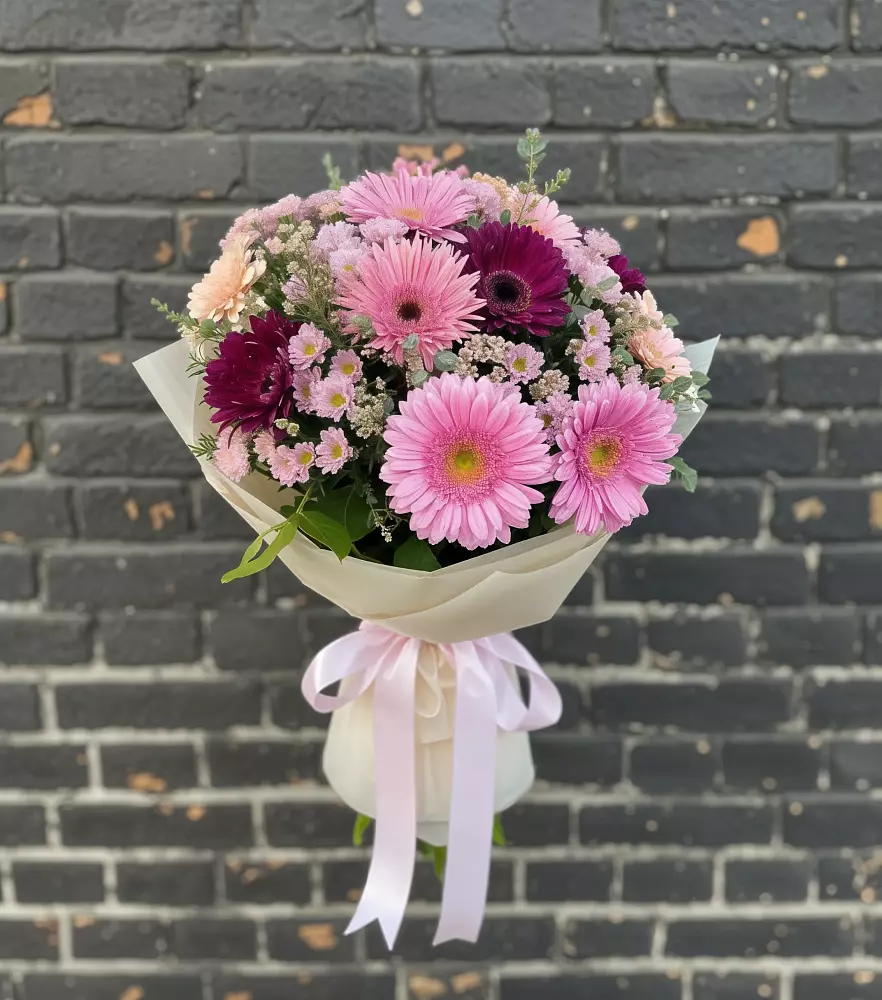 Букет цветов из: Герберы и Хризантемы в Верхнеуральске