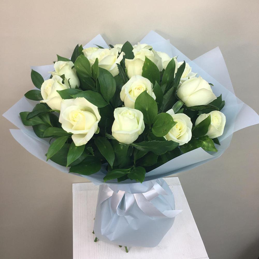 Букет 15 Белых роз Проуд в Верхнеуральске