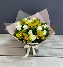 Букет цветов из:  Орхидеи и Розы в Верхнеуральске