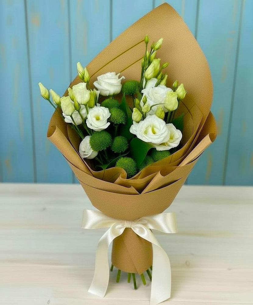 Букет цветов из: Хризантемы и Лизиантусы в Верхнеуральске