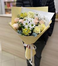 Букет цветов из:  Альстромерии, Розы и Хризантемы в Верхнеуральске