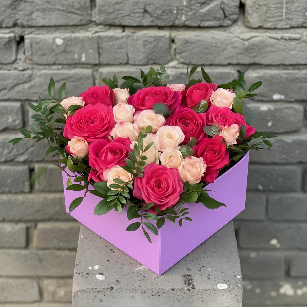 Цветочная композиция из Розы в коробке в Верхнеуральске