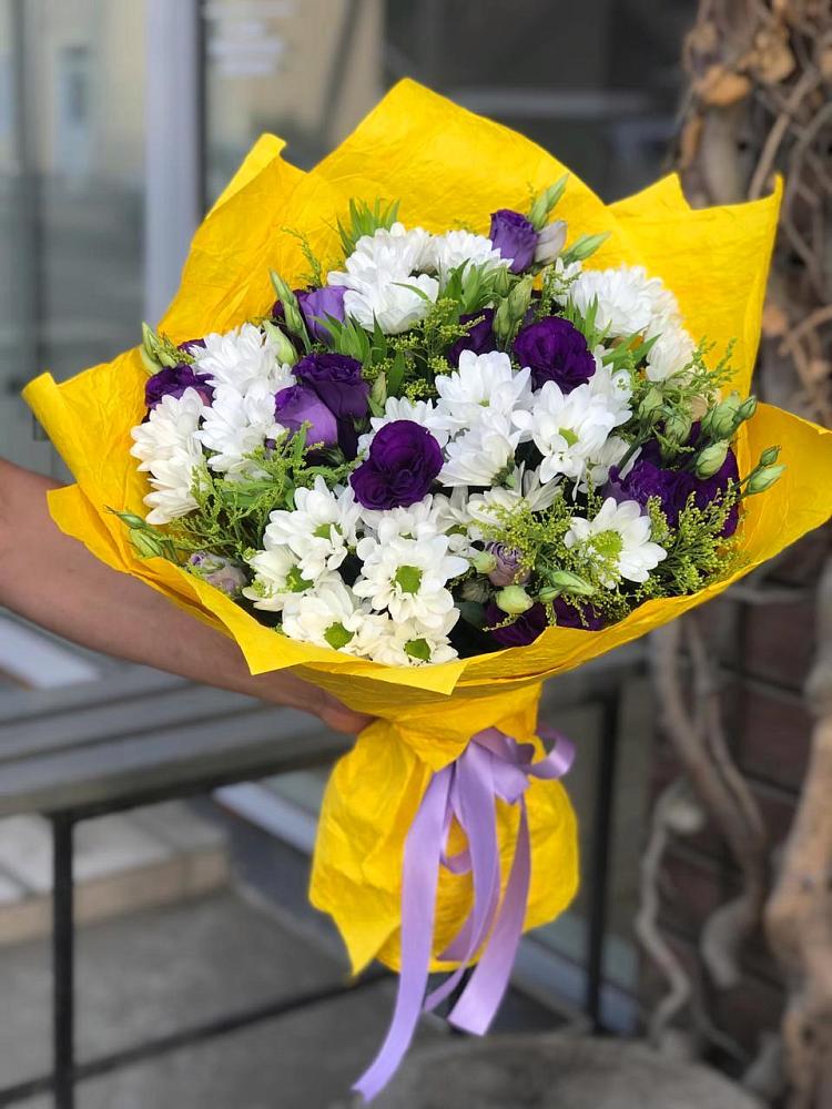 Букет цветов из: Ирисы, Хризантемы и Ромашки в Верхнеуральске