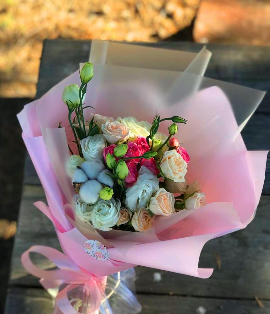 Букет цветов из: Розы и Лизиантусы в Верхнеуральске