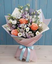 Букет цветов из:  Лизиантусы, Розы, Альстромерии и Гипсофила в Верхнеуральске
