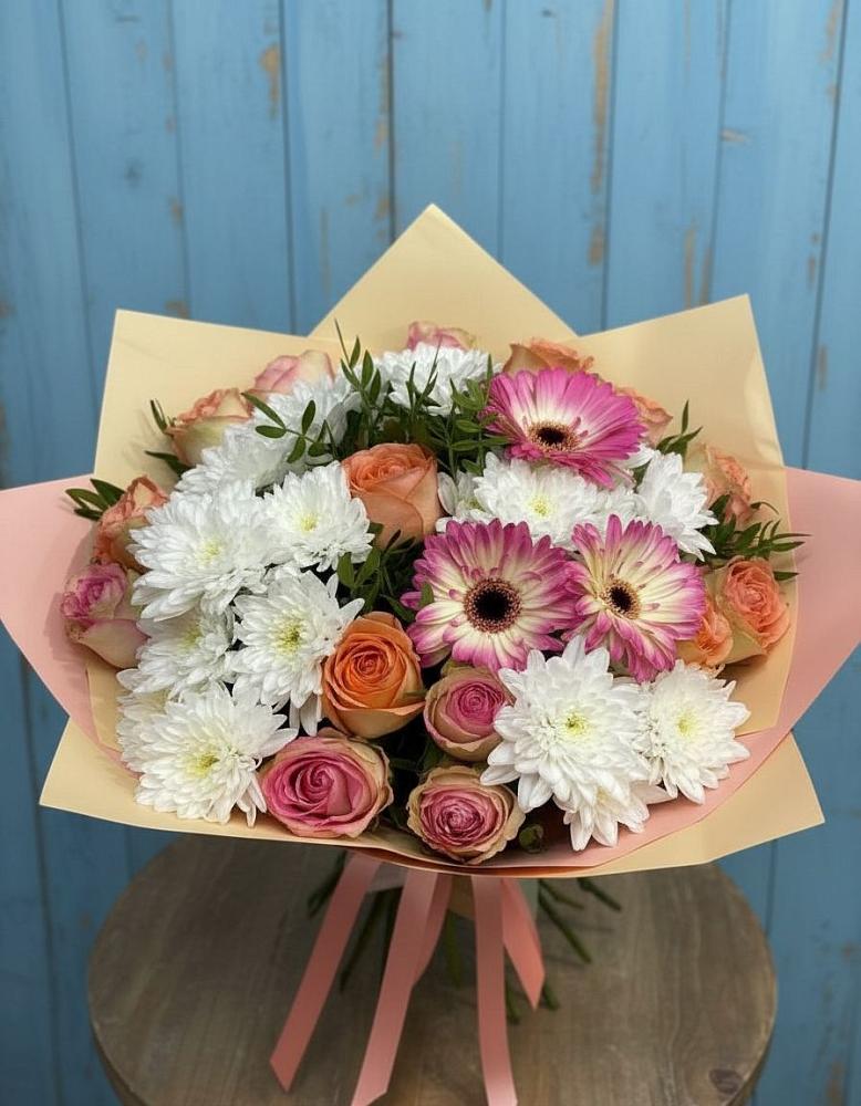Букет цветов из: Розы, Герберы и Хризантемы в Верхнеуральске