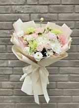 Букет цветов из:  Гвоздики, Розы, Лизиантусы и Хризантемы в Верхнеуральске