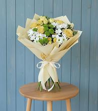 Букет цветов из:  Хризантемы и Розы в Верхнеуральске