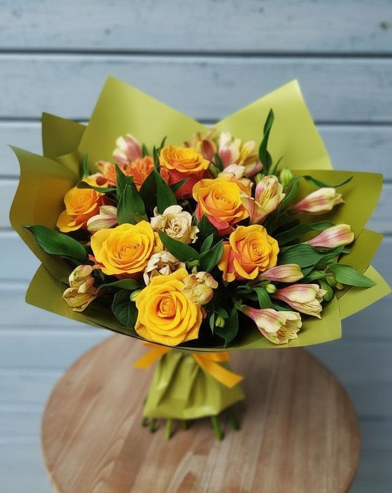 Букет цветов из: Альстромерии и Розы в Верхнеуральске