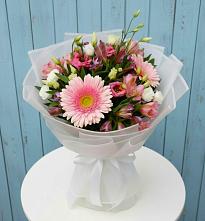Букет цветов из:  Герберы, Альстромерии и Лизиантусы #REPLACE_PRED# Верхнеуральске