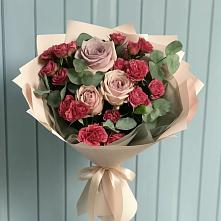 Букет цветов из:  Гвоздики и Розы в Верхнеуральске