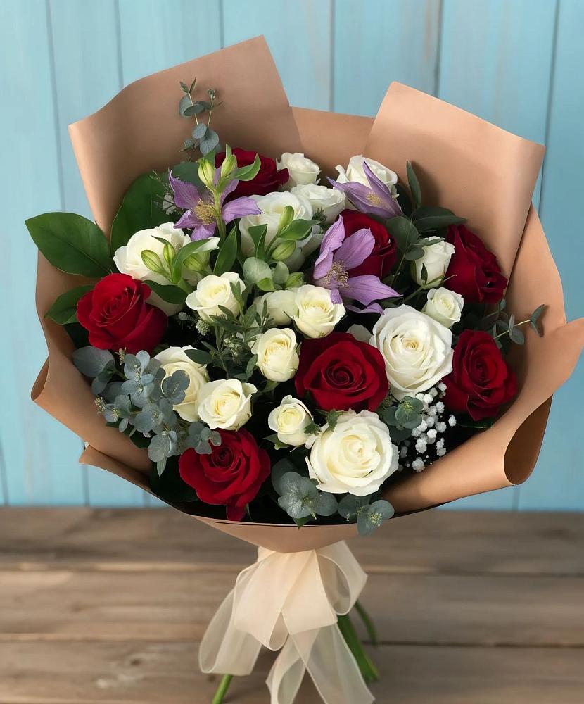Букет цветов из: Розы и Альстромерии в Верхнеуральске