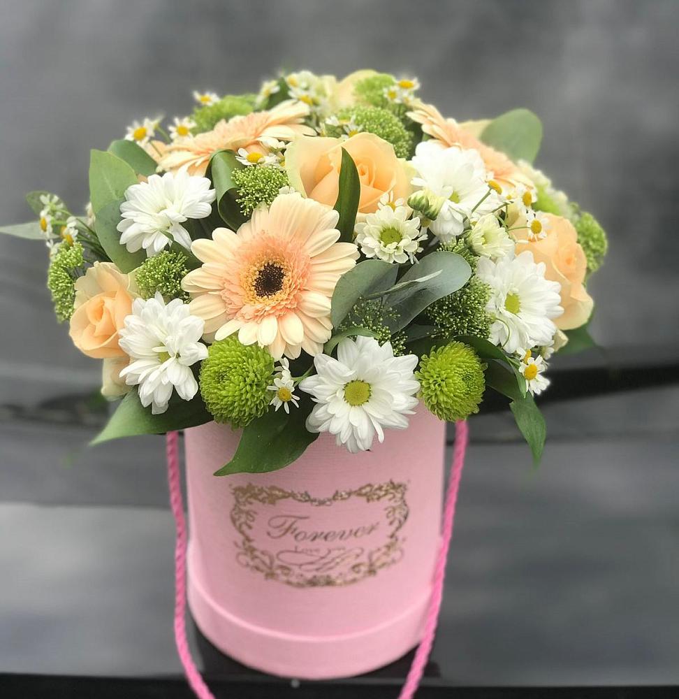 Цветочная композиция из Розы, Герберы и Хризантемы в шляпной коробке в Верхнеуральске