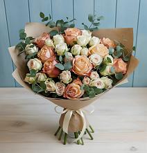 Букет цветов из:  Альстромерии и Розы #REPLACE_PRED# Верхнеуральске