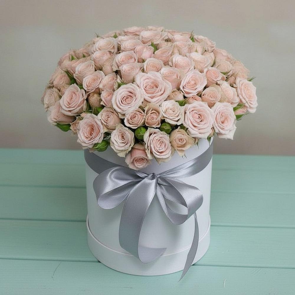 Цветочная композиция из Розы в шляпной коробке в Верхнеуральске